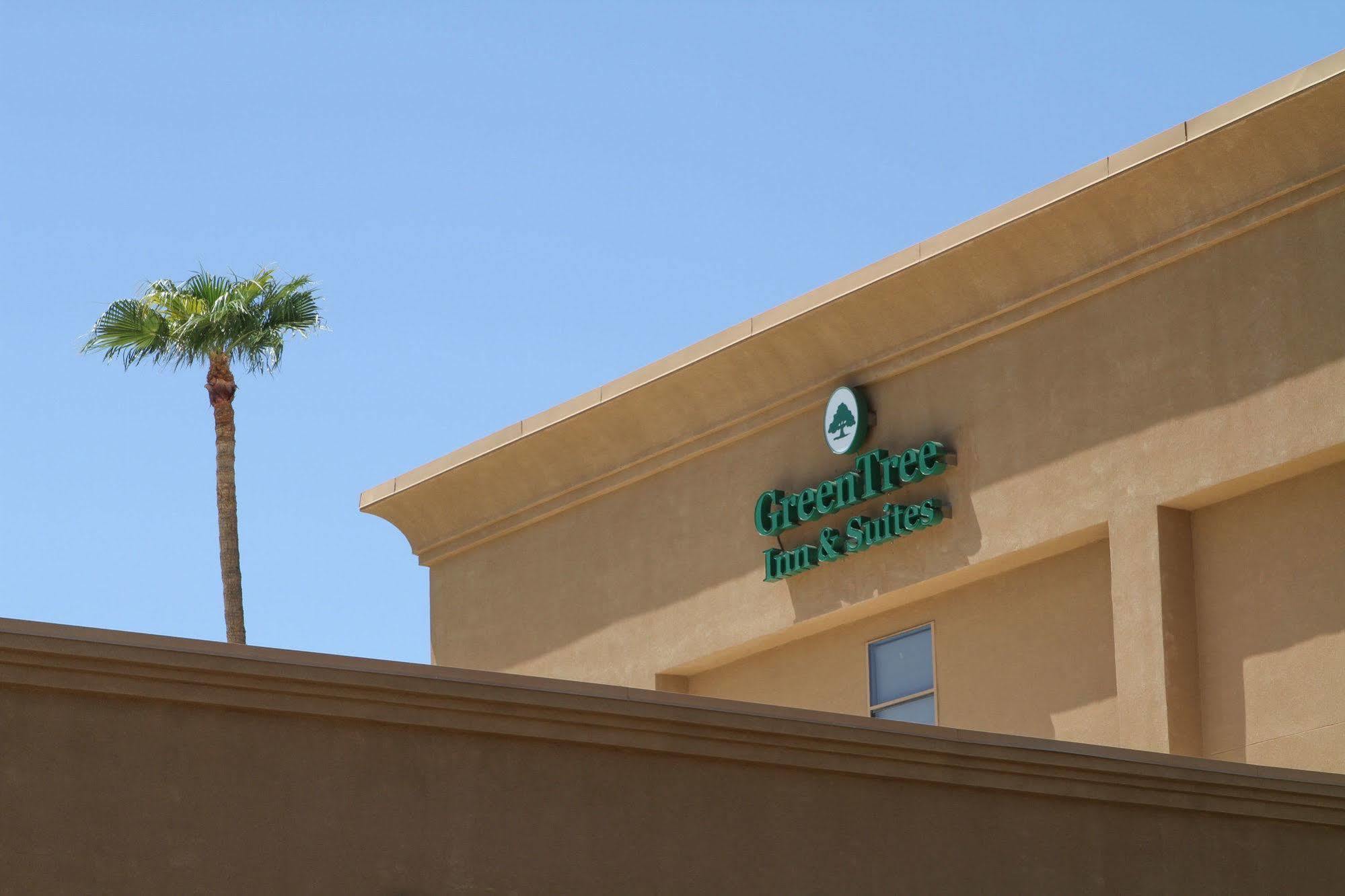 Greentree Inn & Suites Phoenix Sky Harbor Exterior foto